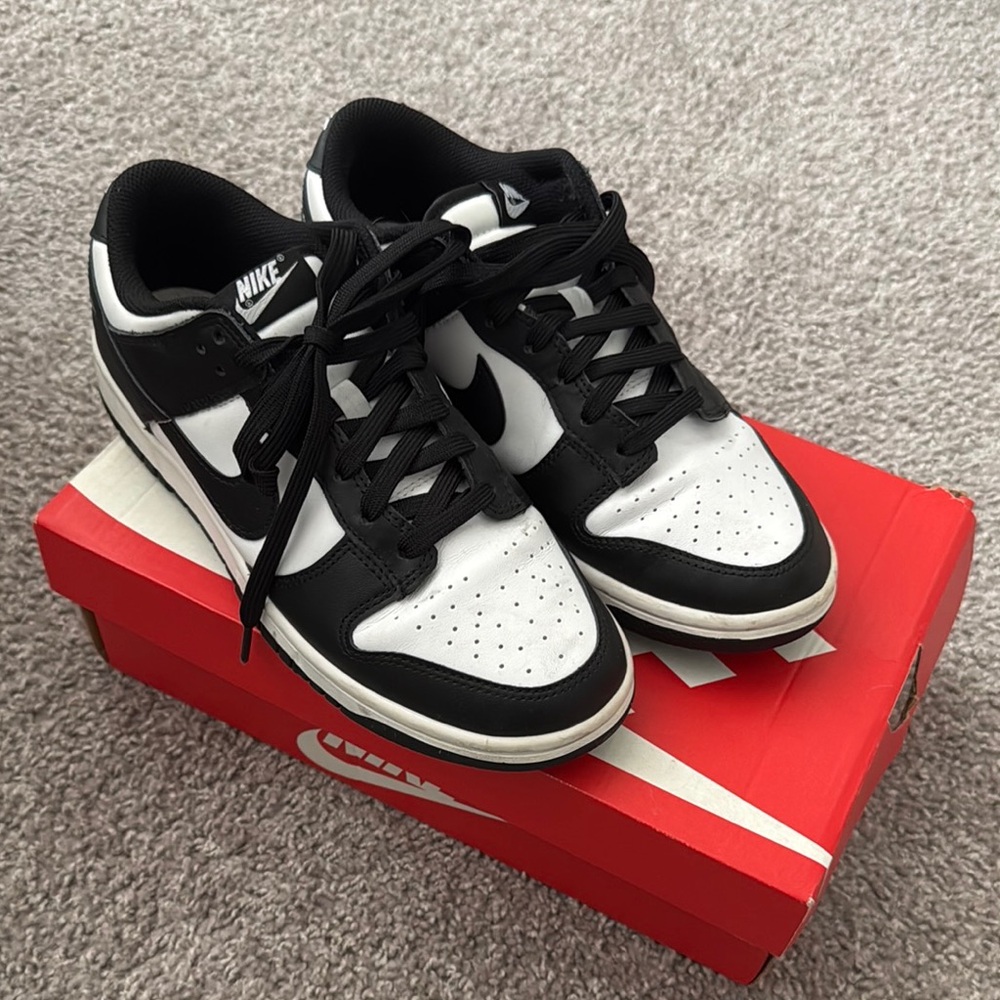 Nike Panda Dunks